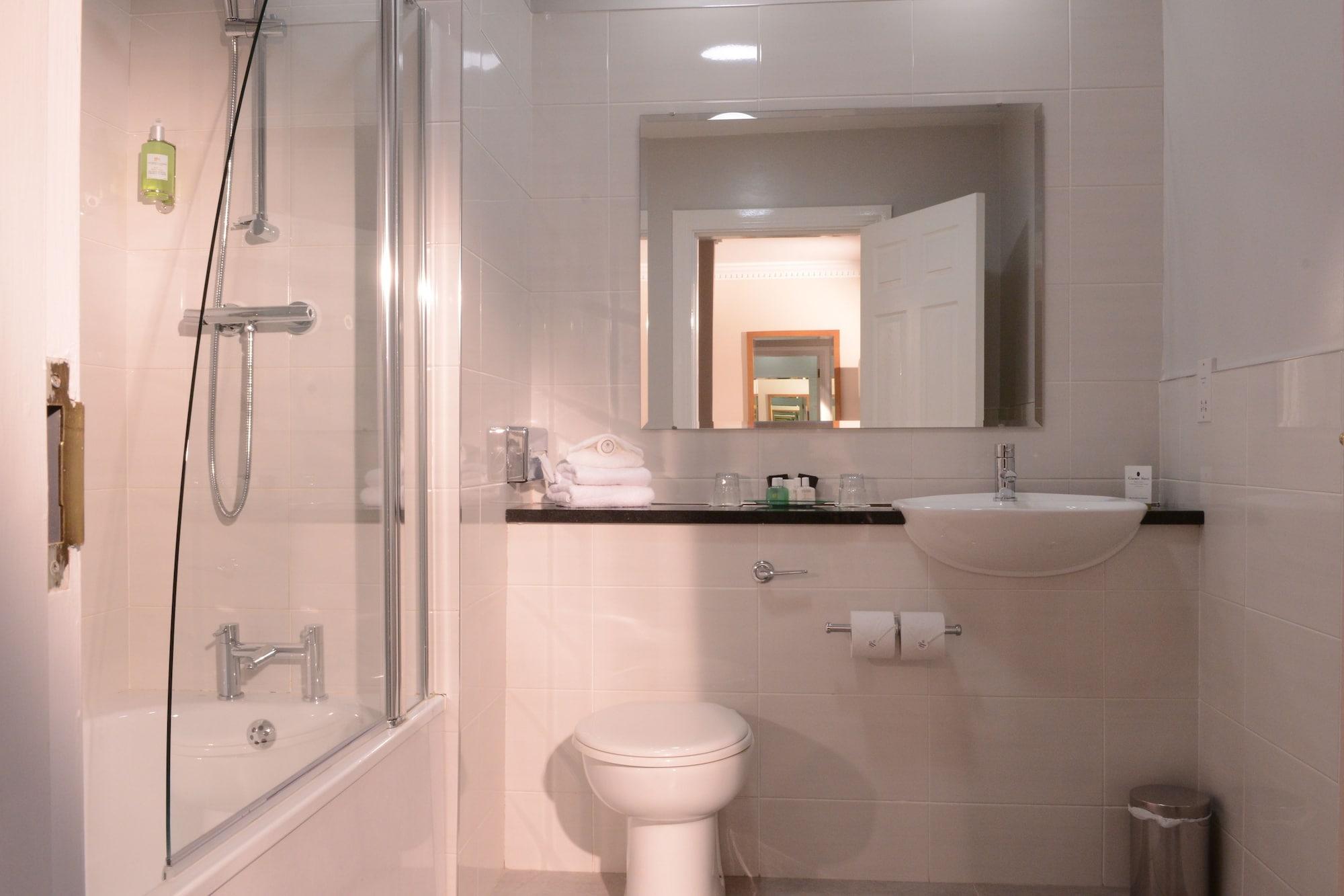 Clanree & Leisure Centre Hotel