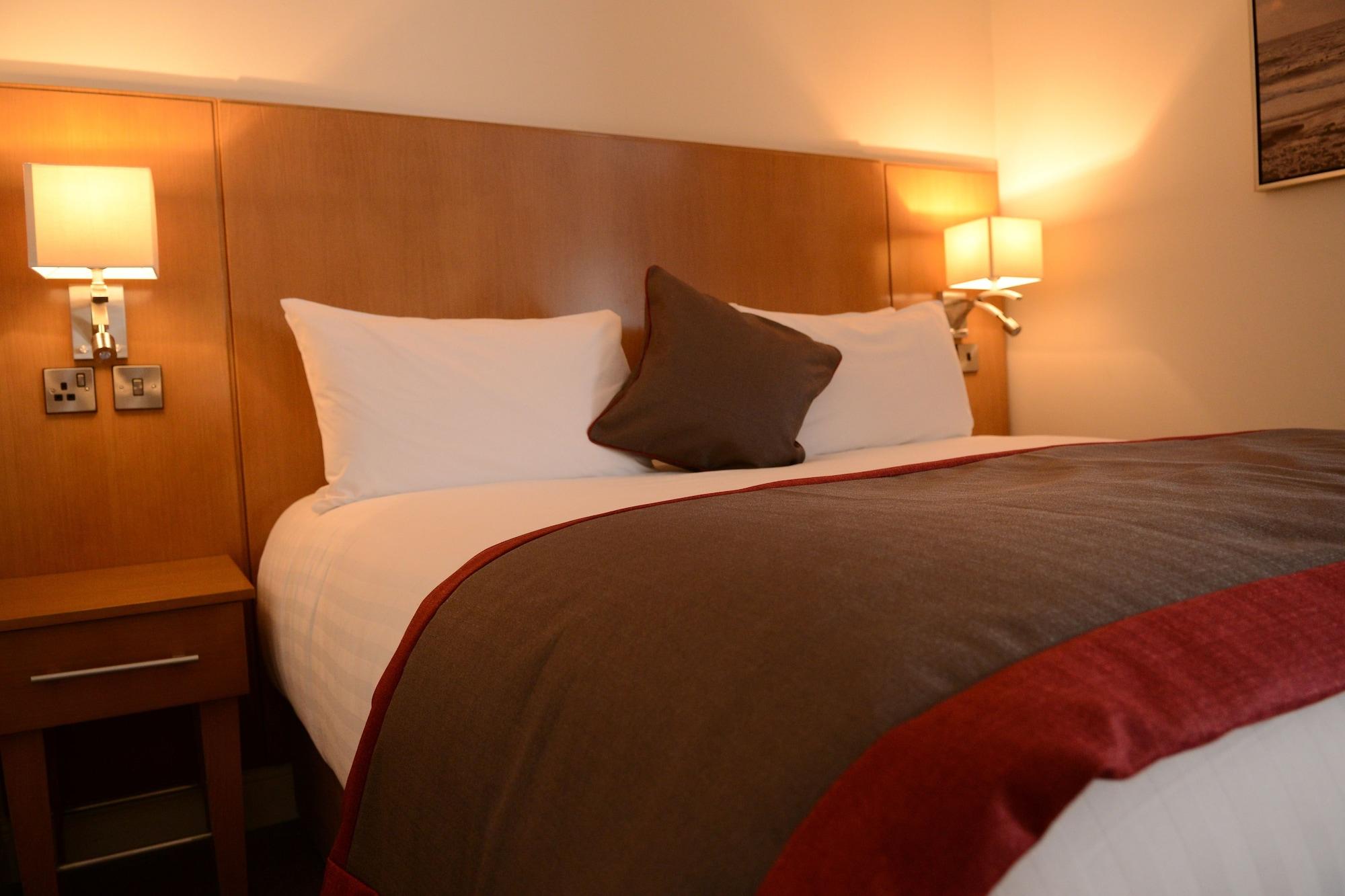 Clanree & Leisure Centre Hotel