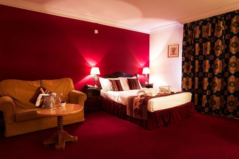 Clanree & Leisure Centre Hotel